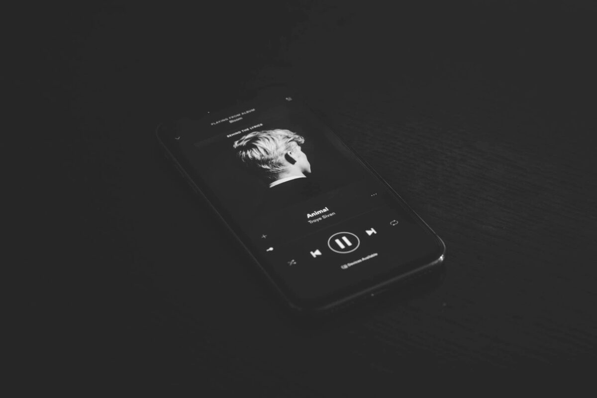 Imagen del post sobre Apple Music y Spotify