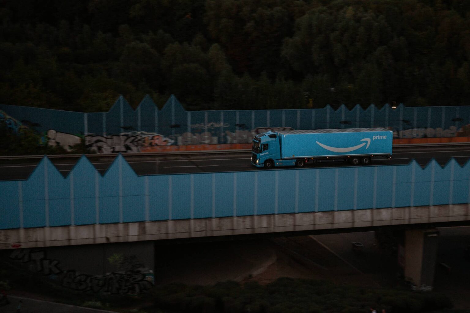 El auge de Amazon: La historia de éxito de Amazon que cambió el mundo ...