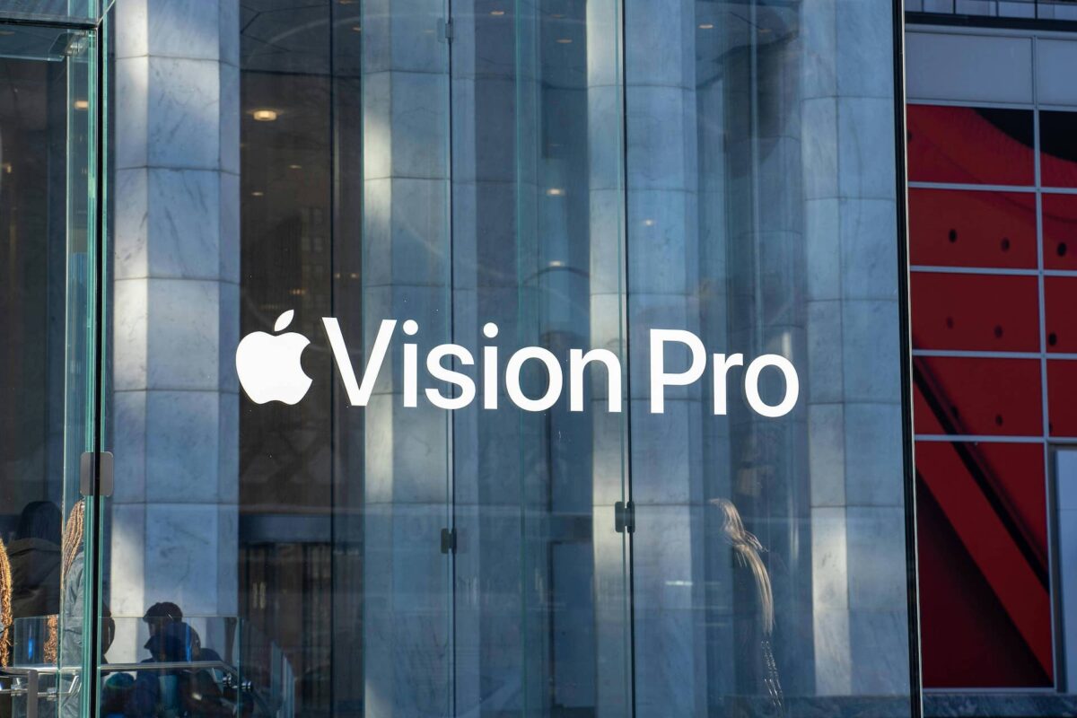 Imagen del post sobre Aplicaciones Apple Vision Pro para empresas en 2025 - Casos de uso y ventajas