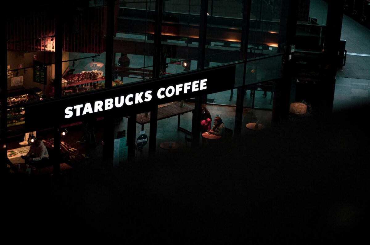 Imagen del post sobre Estrategia de marketing de Starbucks: De café local a potencia global