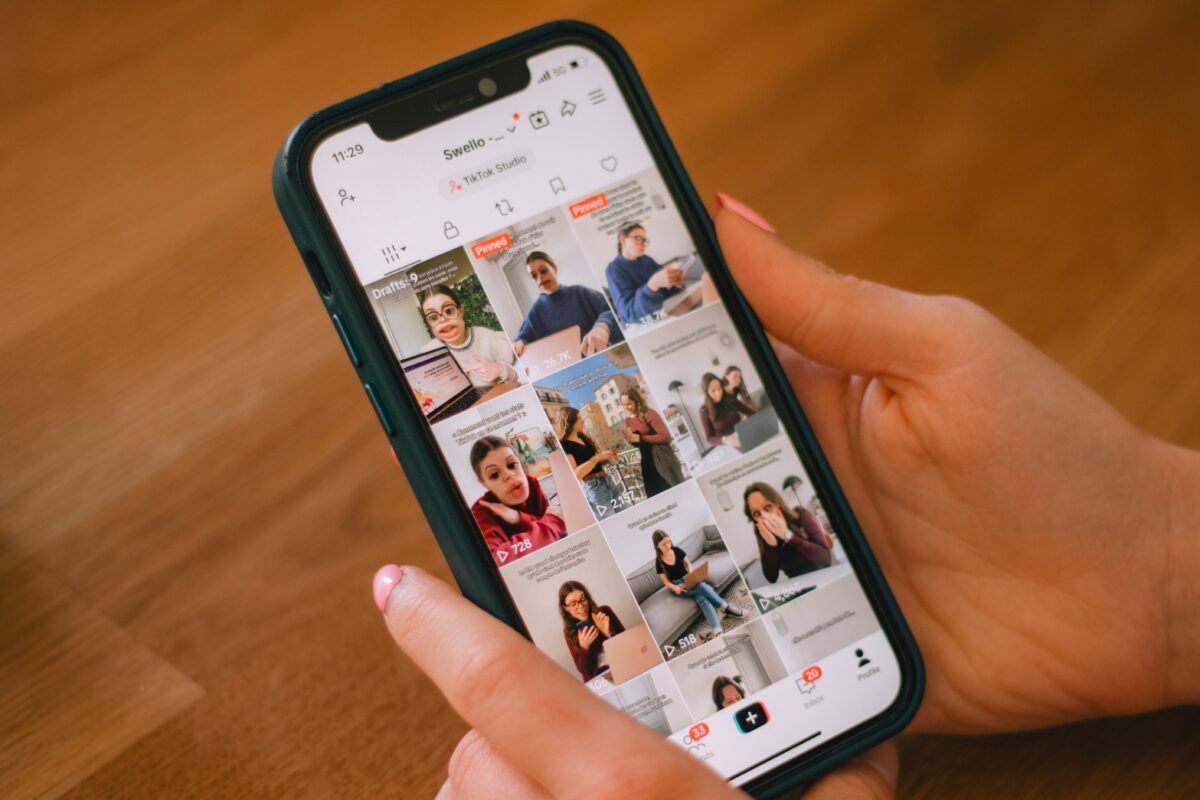 Imagen del artículo sobre Cómo hacerse viral en TikTok en 2025: manual avanzado (estrategia, creatividad, datos y alma)