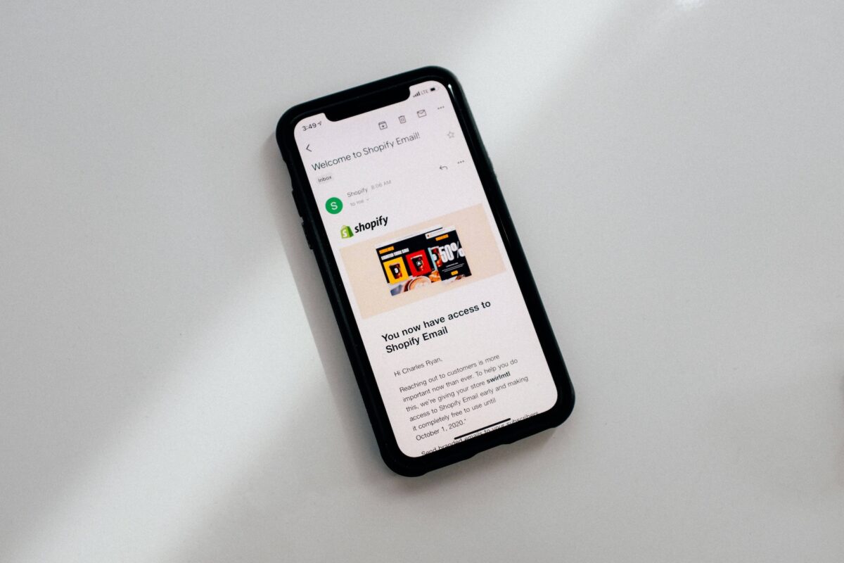 Imagen del artículo sobre Automatización de alertas para detección de anomalías en Shopify: cómo proteger tu tienda de errores
