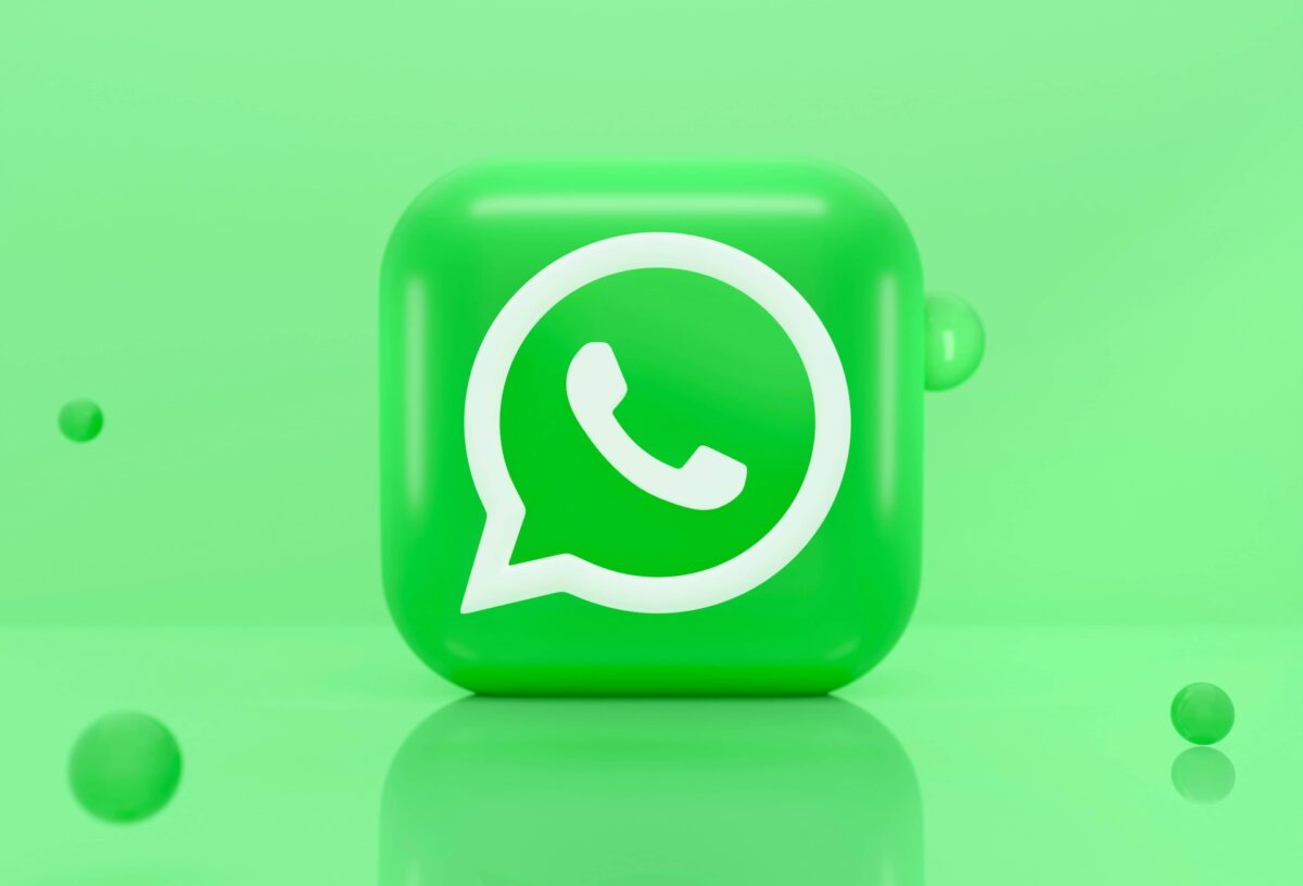 Imagen del artículo sobre Modelos de monetización para aplicaciones de mensajería B2B: cómo WhatsApp genera miles de millones sin publicidad