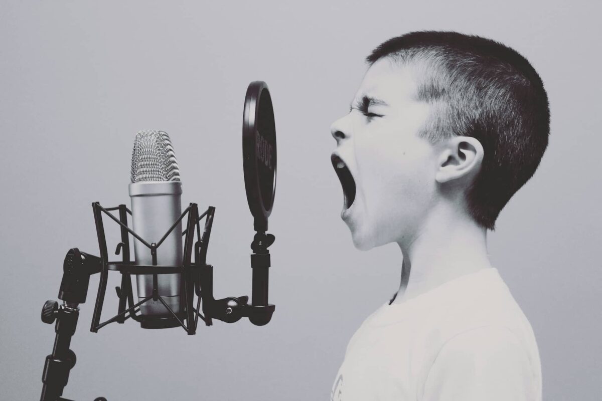 Imagen del artículo sobre Cómo integrar voice commerce con IA en tu ecommerce