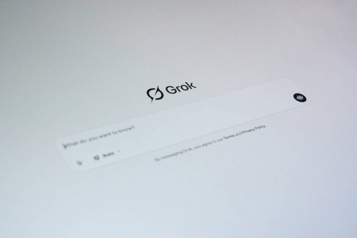 Imagen del artículo sobre Cómo crear un chatbot con IA como Grok: guía técnica completa
